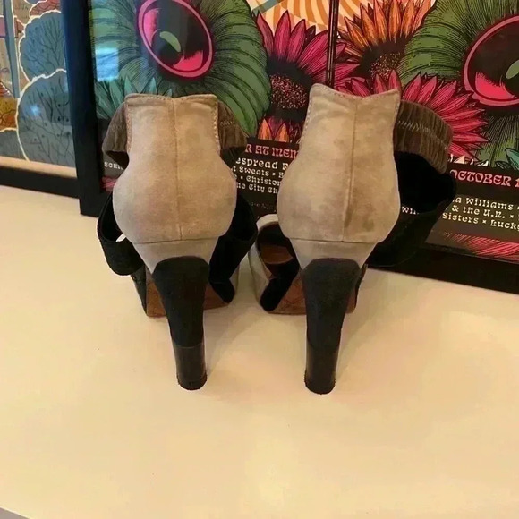 L.A.M.B. Womens Strappy Tri Colored Leather High Heels Peep Toe-Sz 8 - Picture 4 of 8